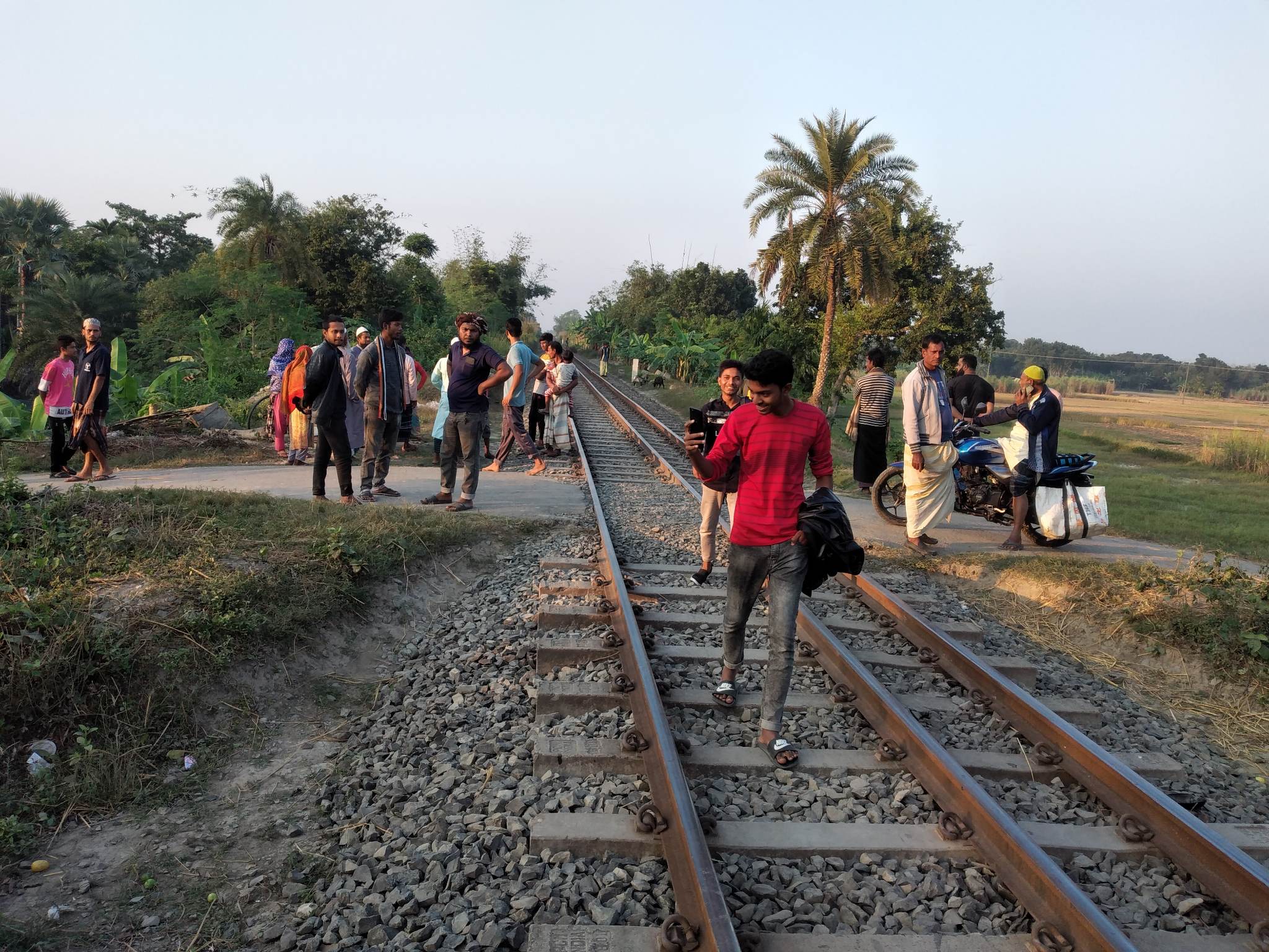 মেয়ের বাড়ি যাওয়া হলো না মায়ের!