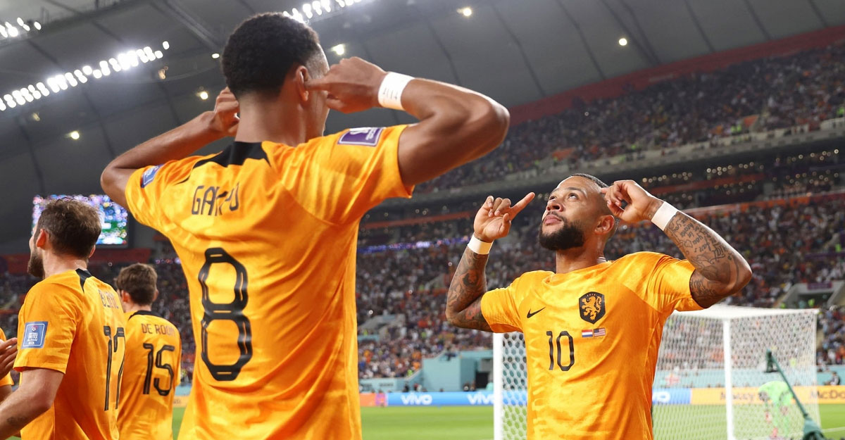 যুক্তরাষ্ট্রের স্বপ্ন শেষ করে কোয়ার্টারে নেদারল্যান্ডস