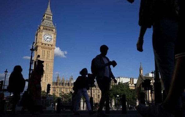 বাড়বে বেকারত্ব, কমবে প্রবৃদ্ধি: এভাবে নতুন বছর শুরু যুক্তরাজ্যে