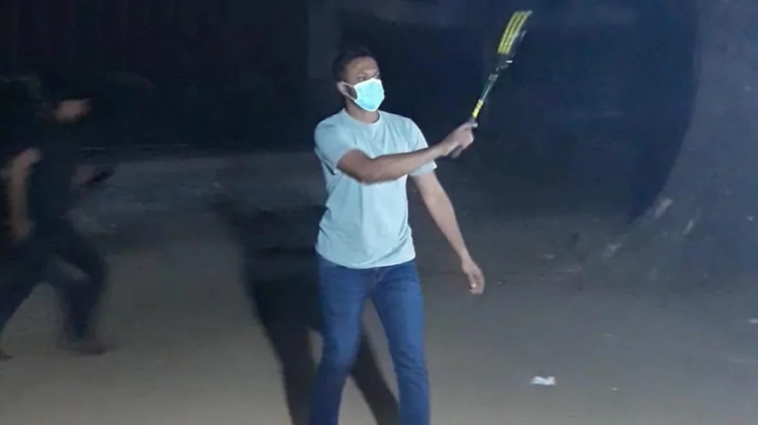 ভারতকে হারিয়ে মধ্যরাতে ঢাবিতে সাকিব, খেললেন ব্যাডমিন্টন