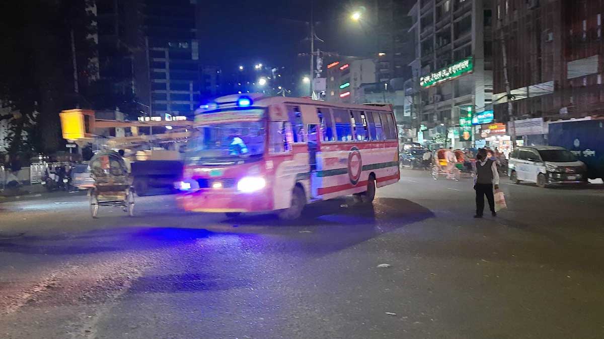 সীমিত আকারে বাস চলাচল শুরু