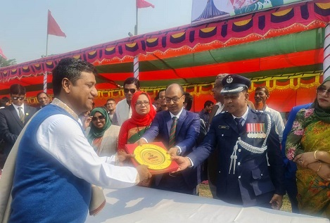 জেলা প্রশাসনের সম্মাননা পেলেন আ.লীগ নেতা শিহাব