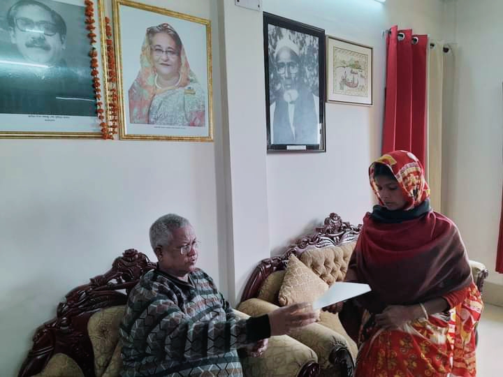 লালমনিরহাটে প্রধানমন্ত্রীর ত্রাণ ও কল্যাণ তহবিলের চেক বিতরণ