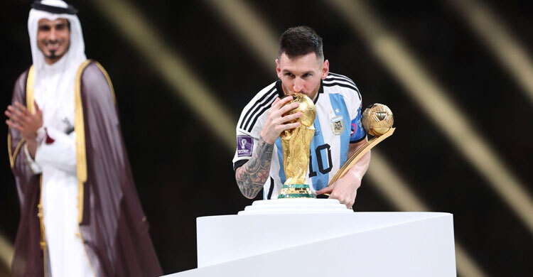 মেসির হাতেই বিশ্বকাপ