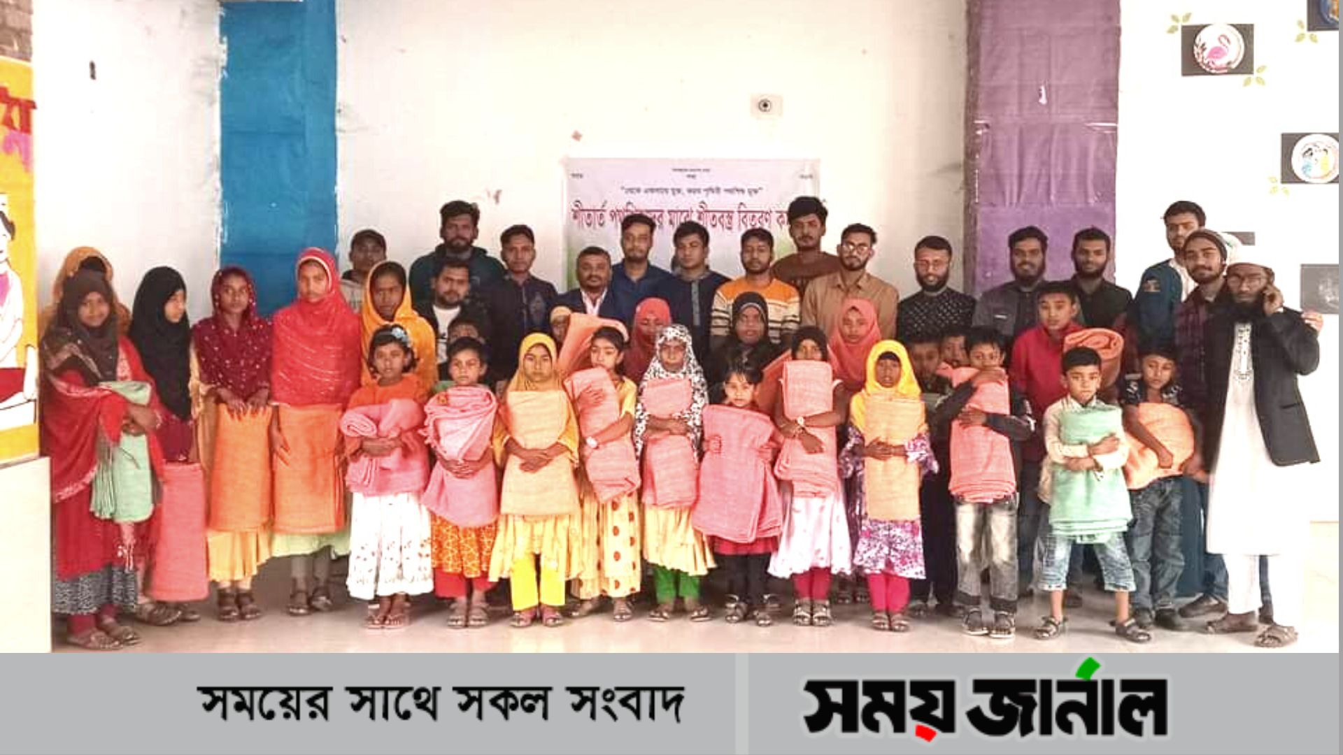 ইবিতে পথশিশুদের মাঝে ‘সিআরসি’র শীতবস্ত্র বিতরণ