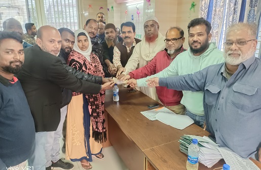 দিনাজপুর জেলা মোটর পরিবহন শ্রমিক ইউনিয়নের মৃত শ্রমিকের পরিবারকে অর্থ বিতরণ