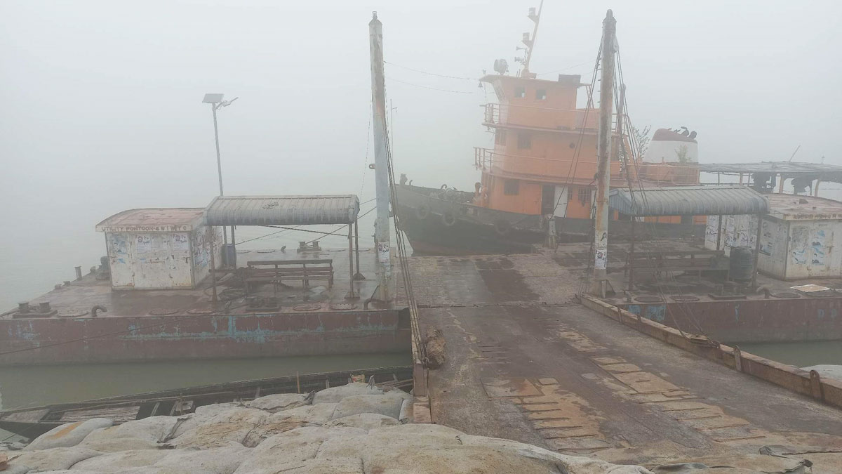 রাত ২টা থেকে দৌলতদিয়া-পাটুরিয়ায় ফেরি চলাচল বন্ধ