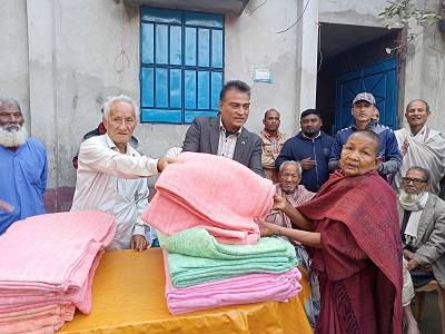 শীতার্তদের পাশে বিএনপি নেতা উজ্জ্বল পাটোয়ারী