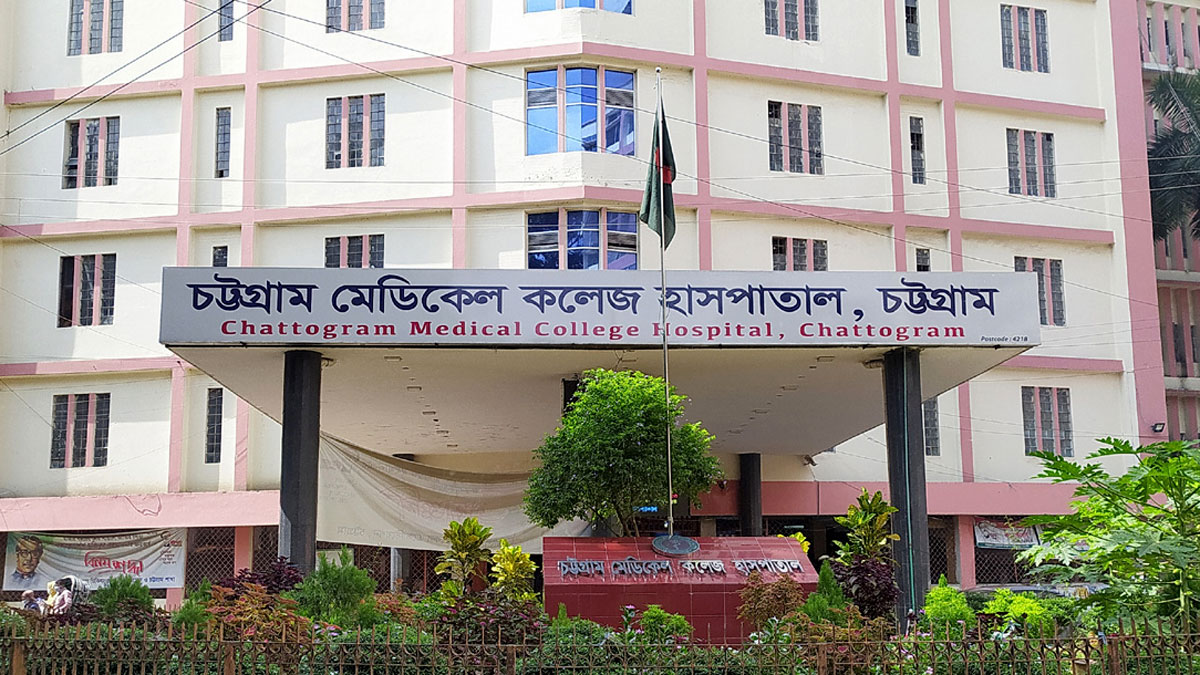 চট্টগ্রামে স্ত্রীকে গলা কেটে হত্যা