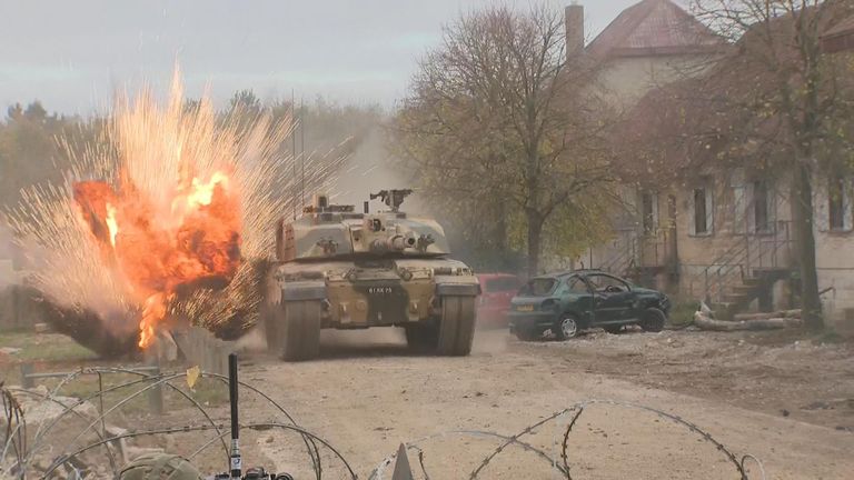 ইউক্রেনে যুক্তরাজ্য ট্যাংক পাঠালে তা আগুনে পুড়বে: ক্রেমলিন