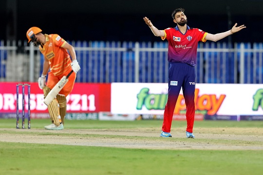 উড়ছেন ভিন্স, গালফ জায়ান্টসের তিনে তিন