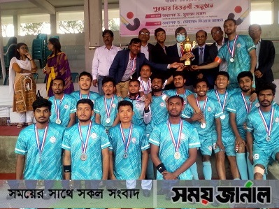 আন্তঃবিশ্ববিদ্যালয় হকি প্রতিযোগিতায় রানারআপ কুবি টিম