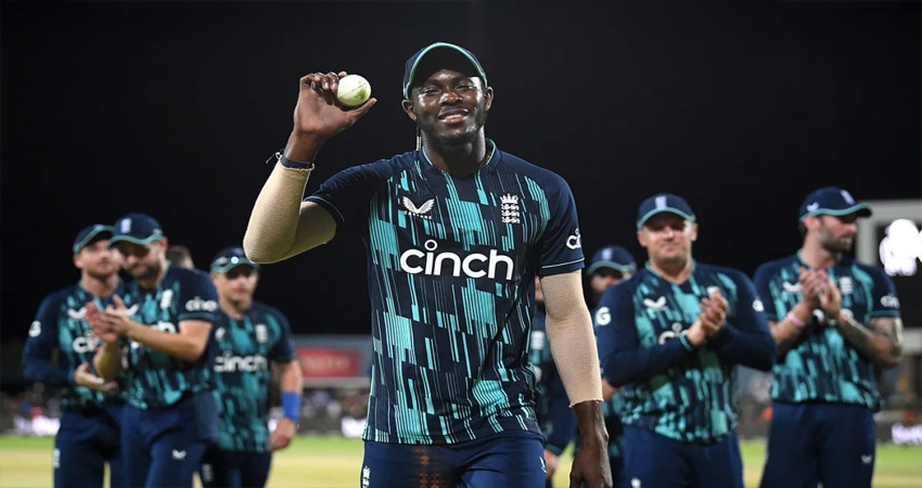 আর্চারের ক্যারিয়ার সেরা বোলিংয়ে হোয়াইটওয়াশ এড়াল ইংল্যান্ড