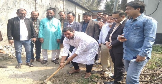 নরসিংদী মাধবদী পৌরসভায় পানি সরবরাহ পাইপ লাইন কাজের উদ্বোধন