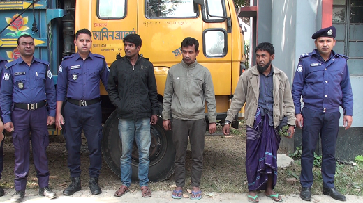 হিলি স্থলবন্দর থেকে পালিয়ে যাওয়া ভুট্টাসহ ট্রাক উদ্ধার