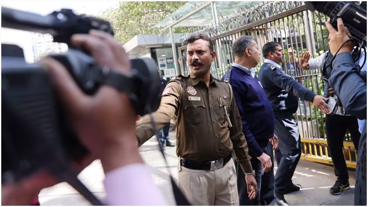 বিবিসির দিল্লি-মুম্বাই কার্যালয়ে আয়কর কর্মকর্তাদের তল্লাশি