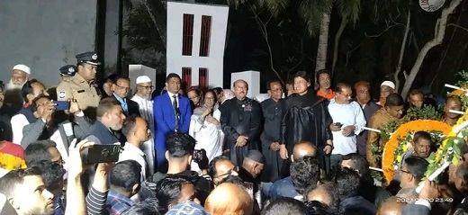 মোরেলগঞ্জে কেন্দ্রীয় শহীদ মিনারে  কেউ ফুল দিয়ে শ্রদ্ধা জানায়নি