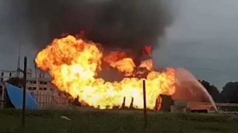 নারায়ণগঞ্জের দু,স্থানে আগুন, নিয়ন্ত্রণে ১৭ ইউনিট