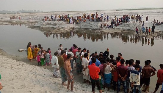 আদিতমারীতে তিস্তার অবৈধ বালু উত্তোলনের খালে ডুবে শিশু'র মৃত্যু