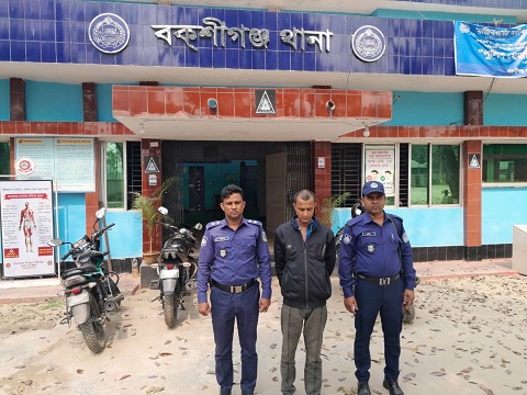 বকশীগঞ্জে ইয়াবাসহ মাদক কারবারি গ্রেফতার