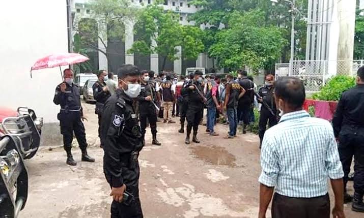 ঢাকার তিন হাসপাতালে র‌্যাবের অভিযানে ৯ দালালের সাজা