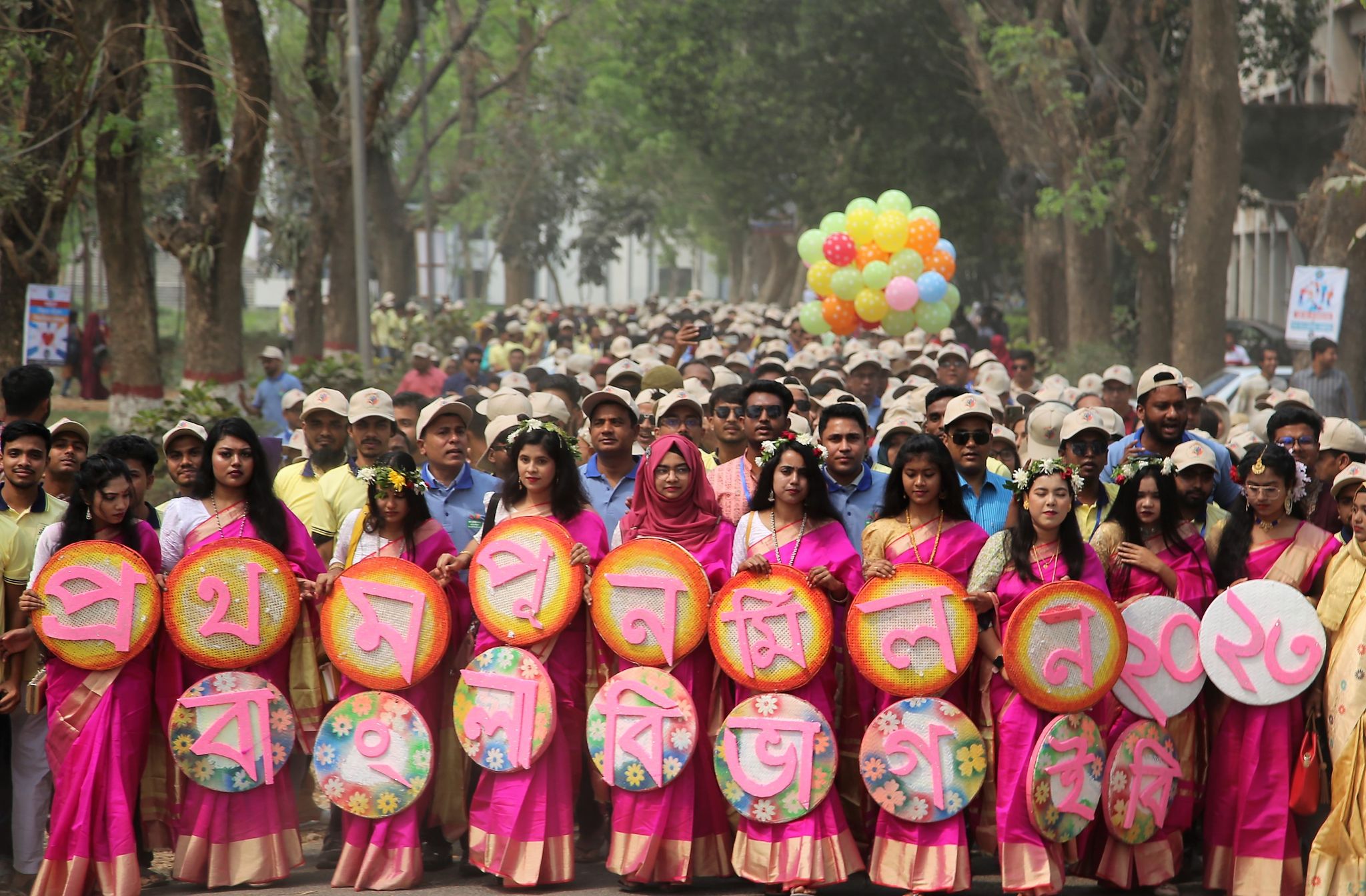 গল্প-আড্ডা আর স্মৃতি রোমন্থনে কাটল বেলা