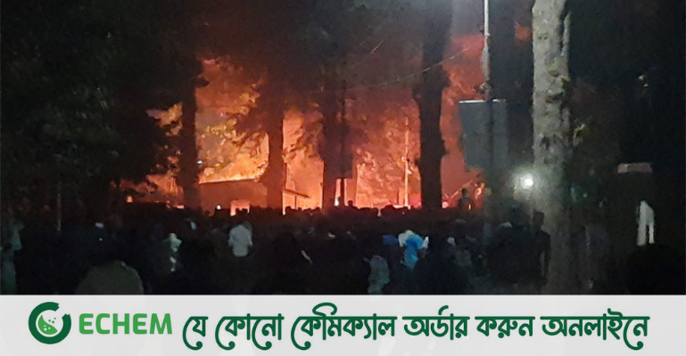 রাবি শিক্ষার্থীদের সঙ্গে স্থানীয়দের সংঘর্ষ, পুলিশ বক্সে আগুন