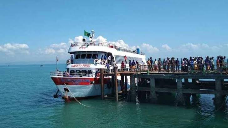 টেকনাফ-সেন্টমার্টিন নৌপথে পর্যটকবাহী জাহাজ চলাচল বন্ধ