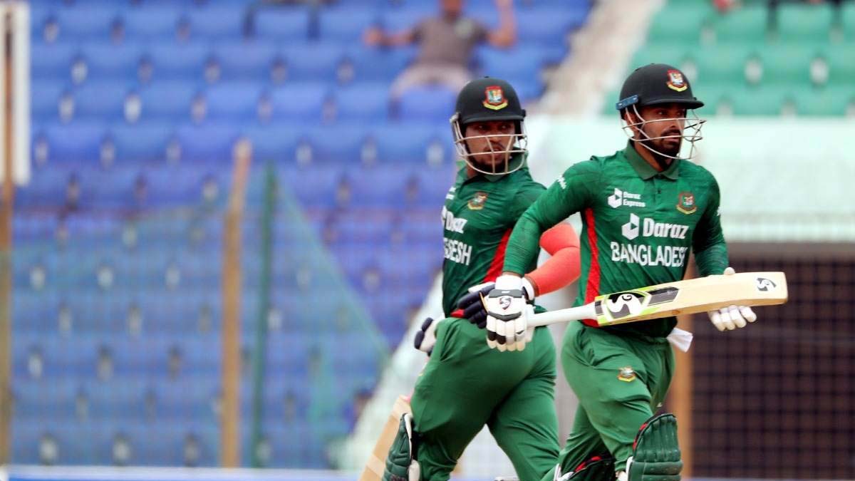 হোয়াইটওয়াশের লক্ষ্যে ব্যাটিংয়ে বাংলাদেশ