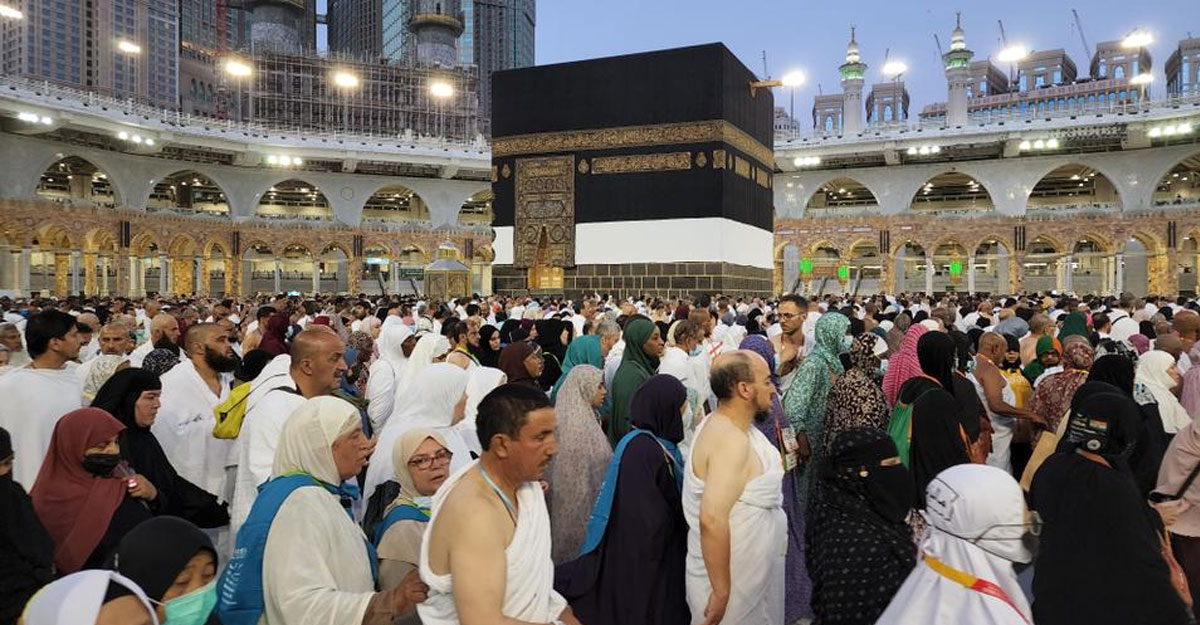 আগামী বছর আরও বাড়বে হজের খরচ
