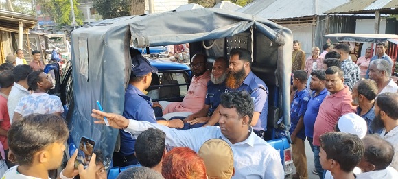 কিশোরগঞ্জে পুলিশকে থাপ্পর মারার অভিযোগে সম্রাট আটক