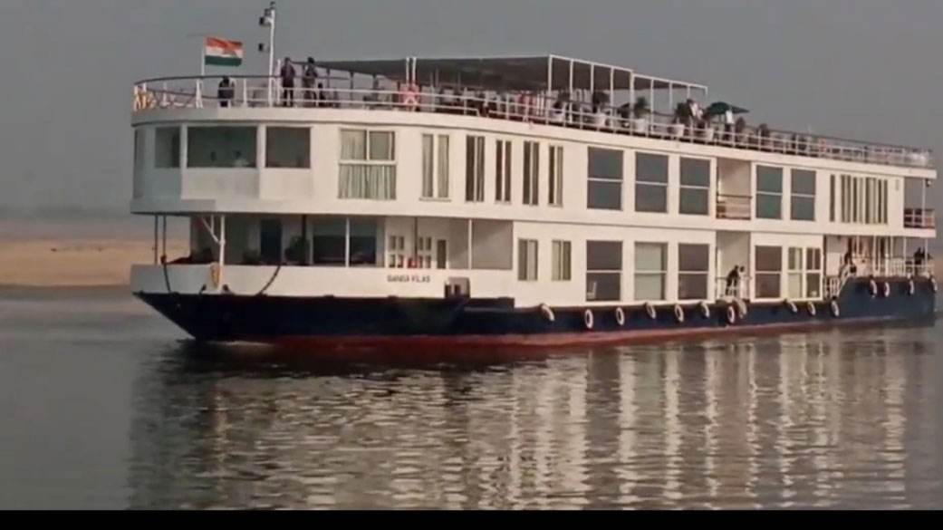 তৃতীয় দফায় পর্যটক নিয়ে মোংলায় ভারতীয় প্রমোদতরী গঙ্গা বিলাস