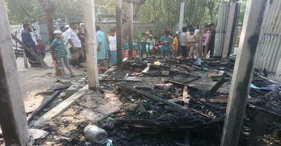 নরসিংদীতে রায়পুরায় পুড়ে ছাই হলো দরিদ্র ব্যক্তির বসতঘর
