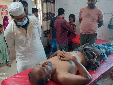 জামালপুরে জেলা পরিষদের সদস্যের হামলায় সাংবাদিক আহত