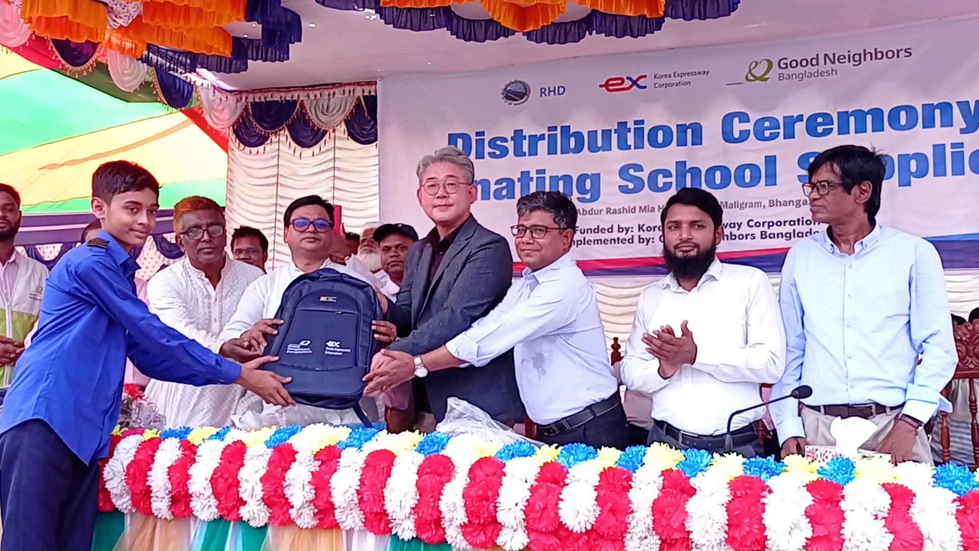 গুড নেইবার্সের উদ্যোগে ফরিদপুরের তিনটি স্কুলে আইসিটি ল্যাবস্থাপনা