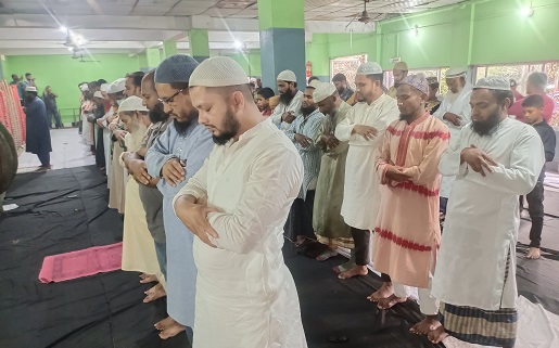 দিনাজপুরে আজ শুক্রবার ঈদুল ফিতরের নামাজ অনুষ্ঠিত
