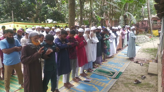 সরিষাবাড়ীতে মধ্যপ্রাচ্যের সাথে মিল রেখে ঈদুল-ফিতরের নামাজ আদায়