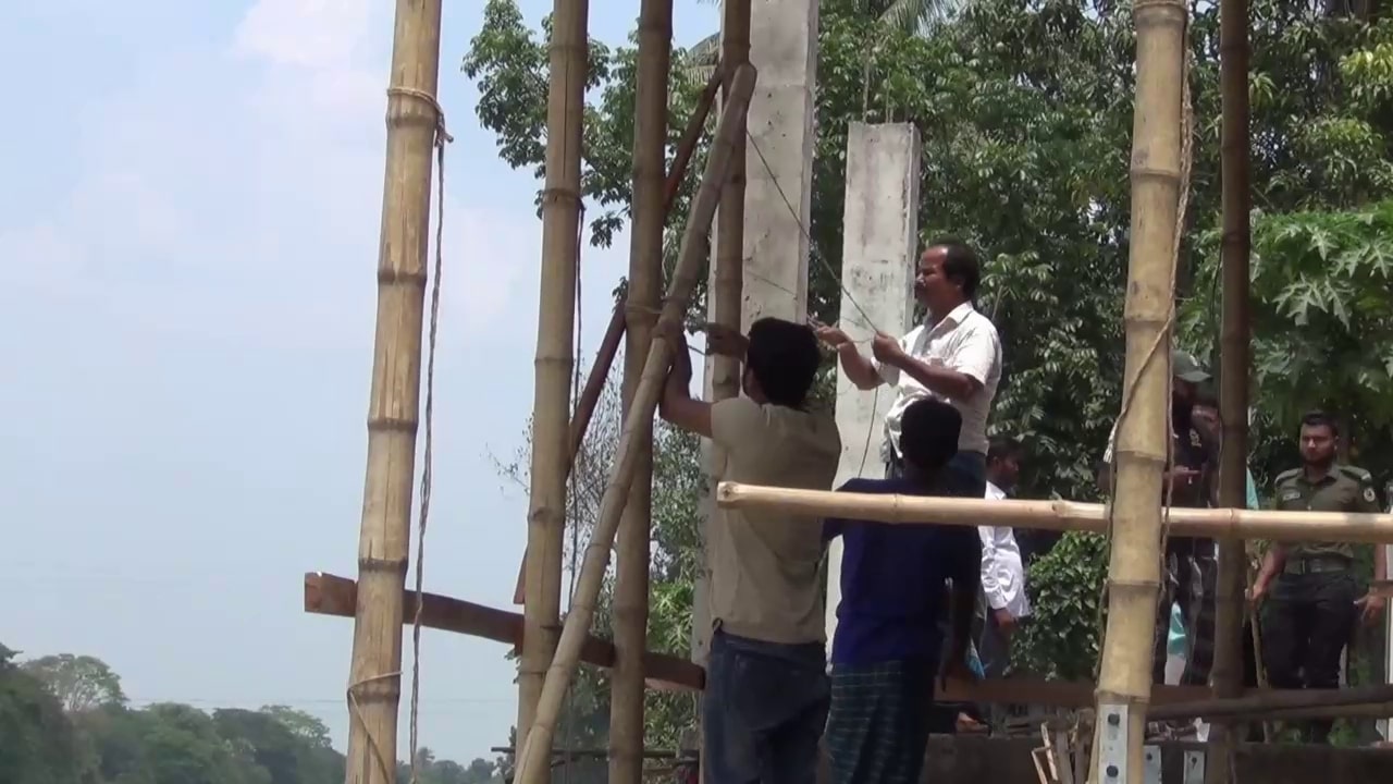 ফরিদপুরে ভ্রাম্যমাণ আদালতের অভিযানে অবৈধ স্থাপনা উচ্ছেদ