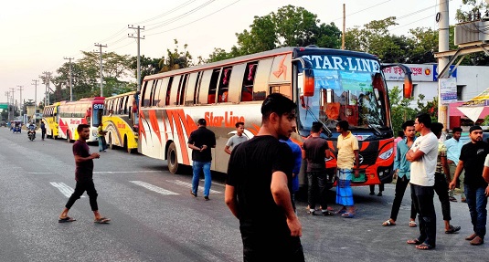 চৌদ্দগ্রামে বাস চাপায় নিহত ১, প্রতিবাদে মহাসড়ক অবরোধ