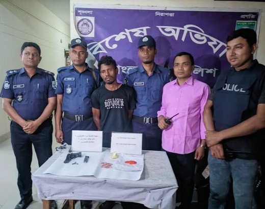 হাতীবান্ধায় বিদেশী পিস্তল ও মাদকসহ গ্রেপ্তার ১