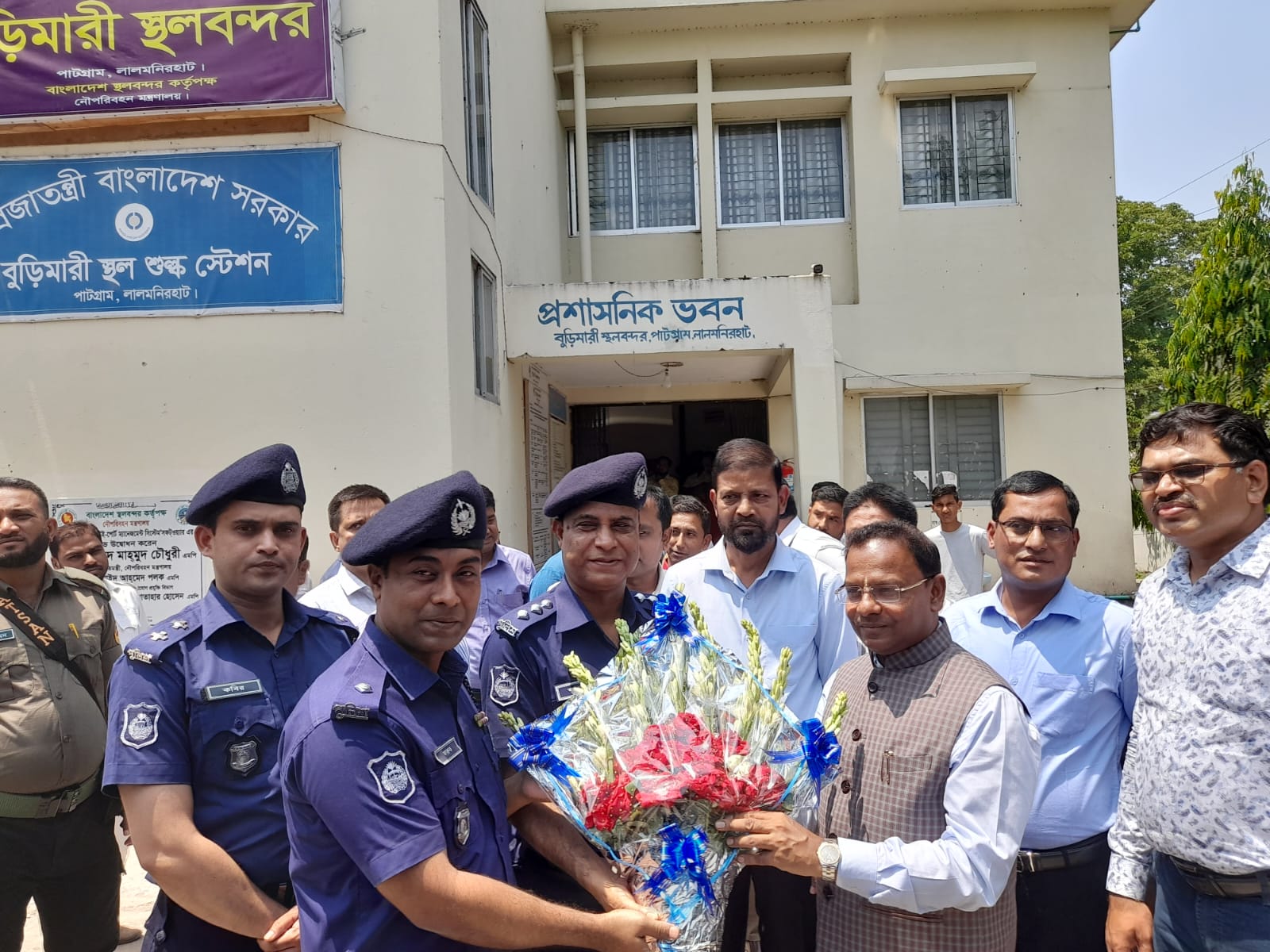 ভারতীয় অ্যাসিস্ট্যান্ট হাইকমিশনার মনোজ কুমারের বুড়িমারী স্থলবন্দর পরিদর্শন