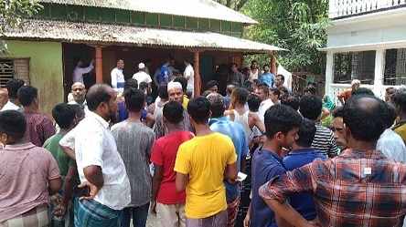 নরসিংদীতে রায়পুরায় বাবাকে কুপিয়ে হত্যা করেছে মাদকাসক্ত ছেলে