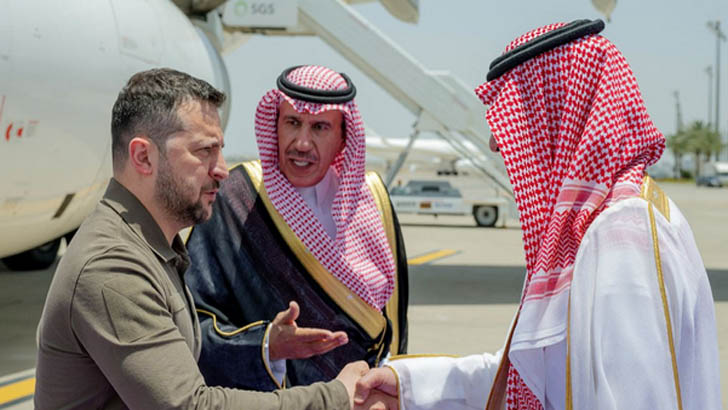 সৌদি গিয়ে আরব নেতাদের বিরুদ্ধে 'অভিযোগ' করেন জেলেনস্কি