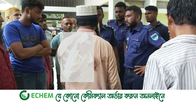 সাতক্ষীরায় আদালতের বারান্দায় প্রকাশ্যে প্রতিপক্ষকে ছুরিকাঘাত