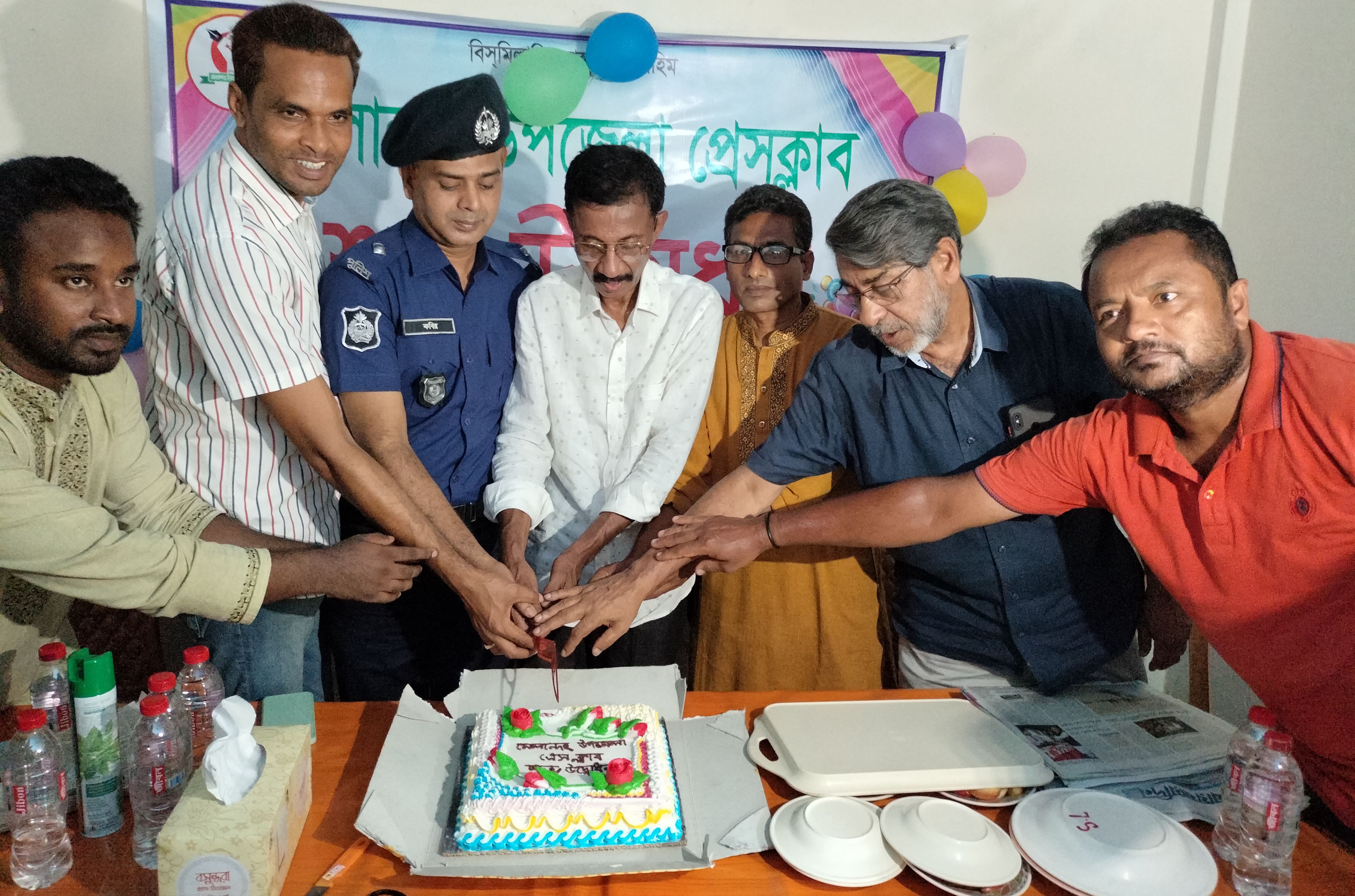 মেলান্দহ উপজেলা প্রেসক্লাবের শুভ উদ্বোধন