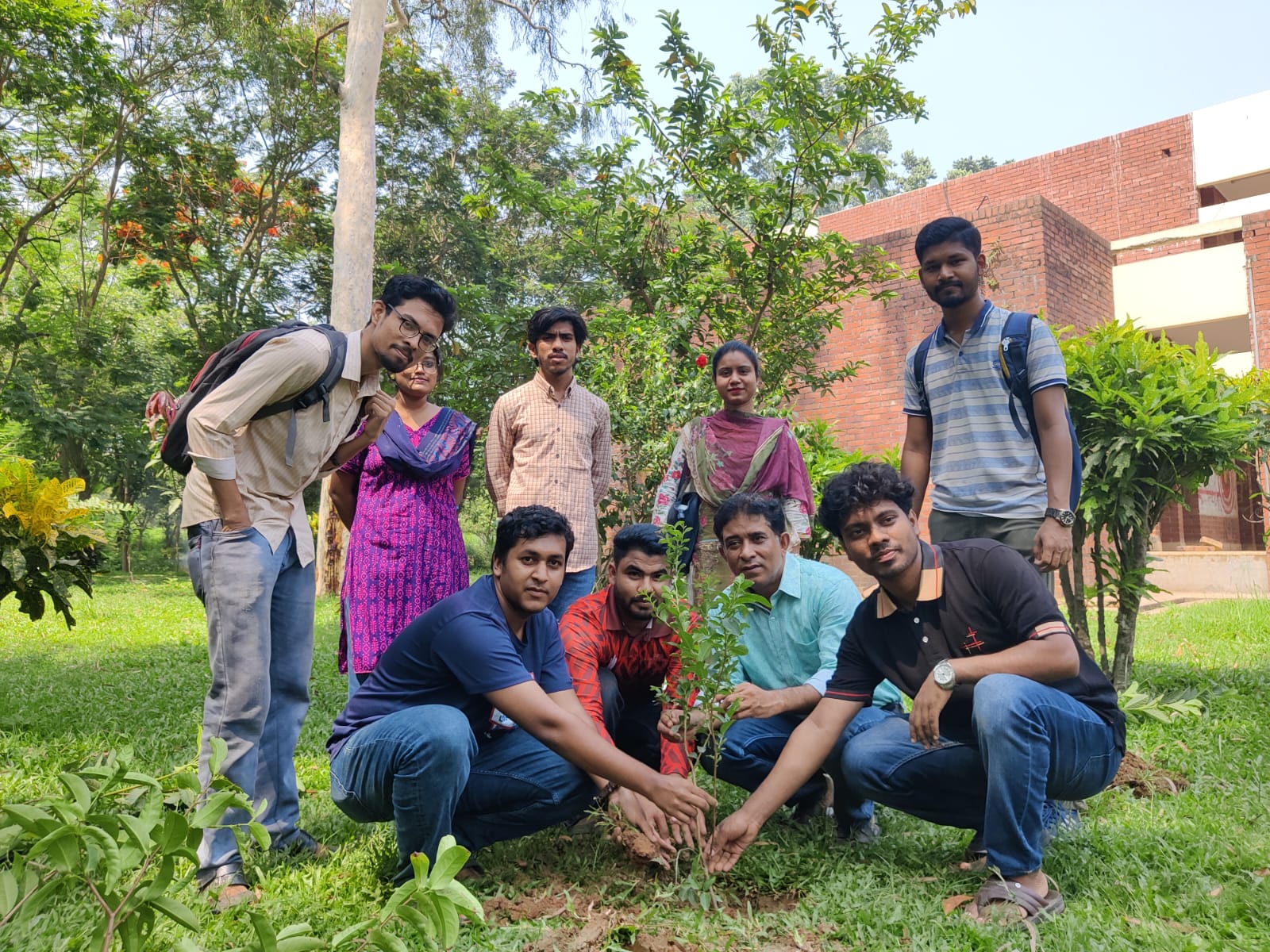 আন্তর্জাতিক পরিবেশ দিবসে জাবি সায়েন্স ক্লাবের বৃক্ষরোপণ