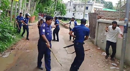 বোয়ালমারীতে সম্মেলনে ইটপাটকেল নিক্ষেপ, পুলিশ-বিএনপির ধাওয়া পাল্টা ধাওয়া