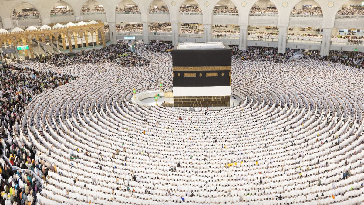 আগামীকাল শুরু হজের আনুষ্ঠানিকতা, আজ শেষ ফ্লাইট