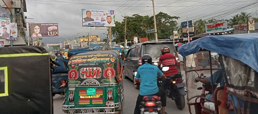 লক্ষ্মীপুর শহরে তীব্র যানজট