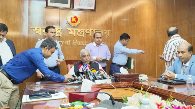 মার্কিন প্রতিনিধি দলের সঙ্গে বৈঠক শেষে যা বললেন স্বরাষ্ট্রমন্ত্রী